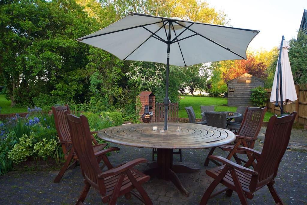 Stunning Barn Conversion Ideal For Large Families Bildeston Exteriér fotografie