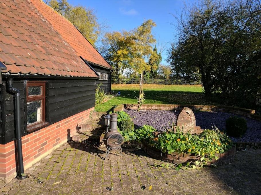 Stunning Barn Conversion Ideal For Large Families Bildeston Exteriér fotografie