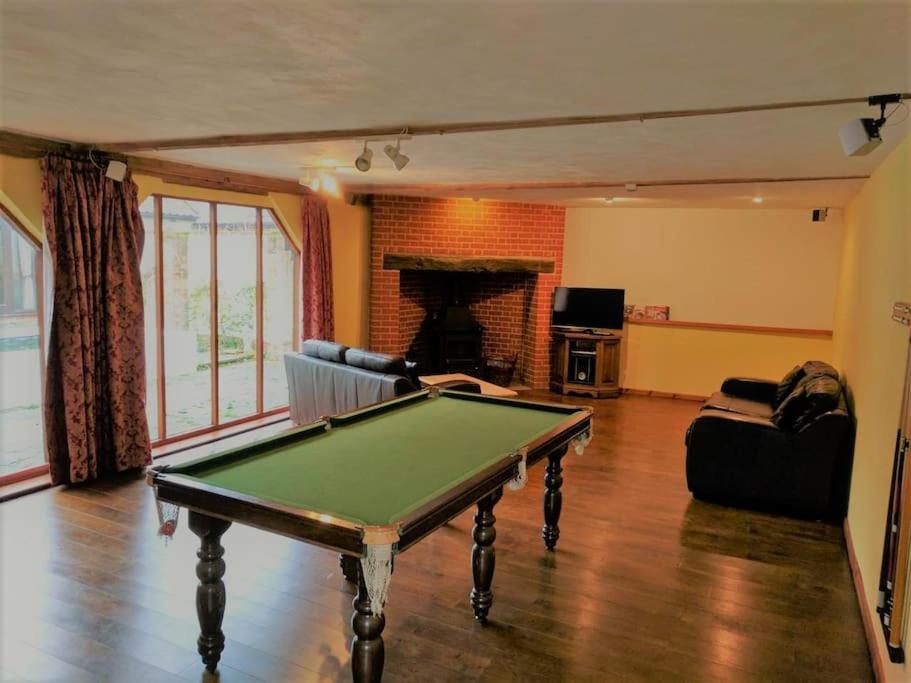 Stunning Barn Conversion Ideal For Large Families Bildeston Exteriér fotografie