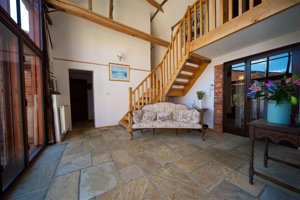 Stunning Barn Conversion Ideal For Large Families Bildeston Exteriér fotografie