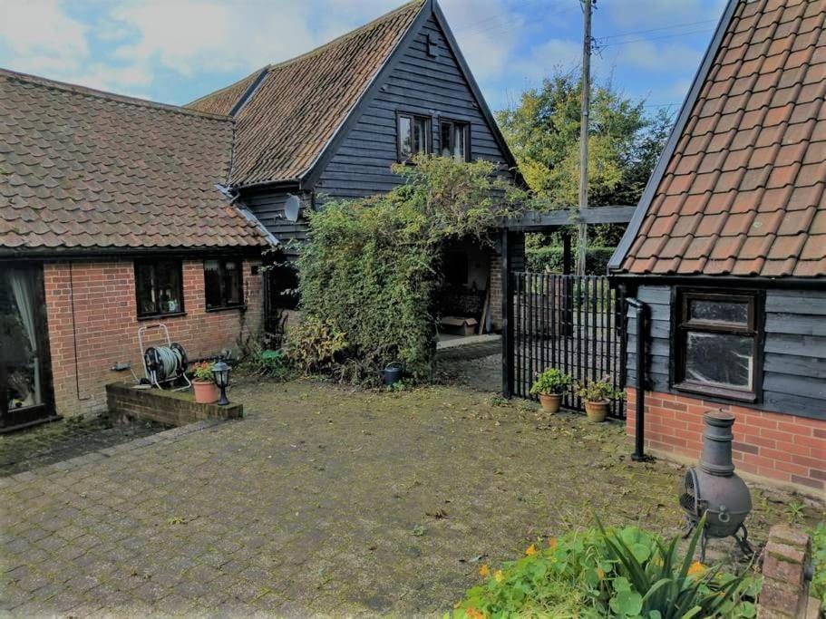 Stunning Barn Conversion Ideal For Large Families Bildeston Exteriér fotografie